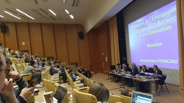 Conseils de cogestion et privatisation, de la loi Faure aux établissements publics expérimentaux